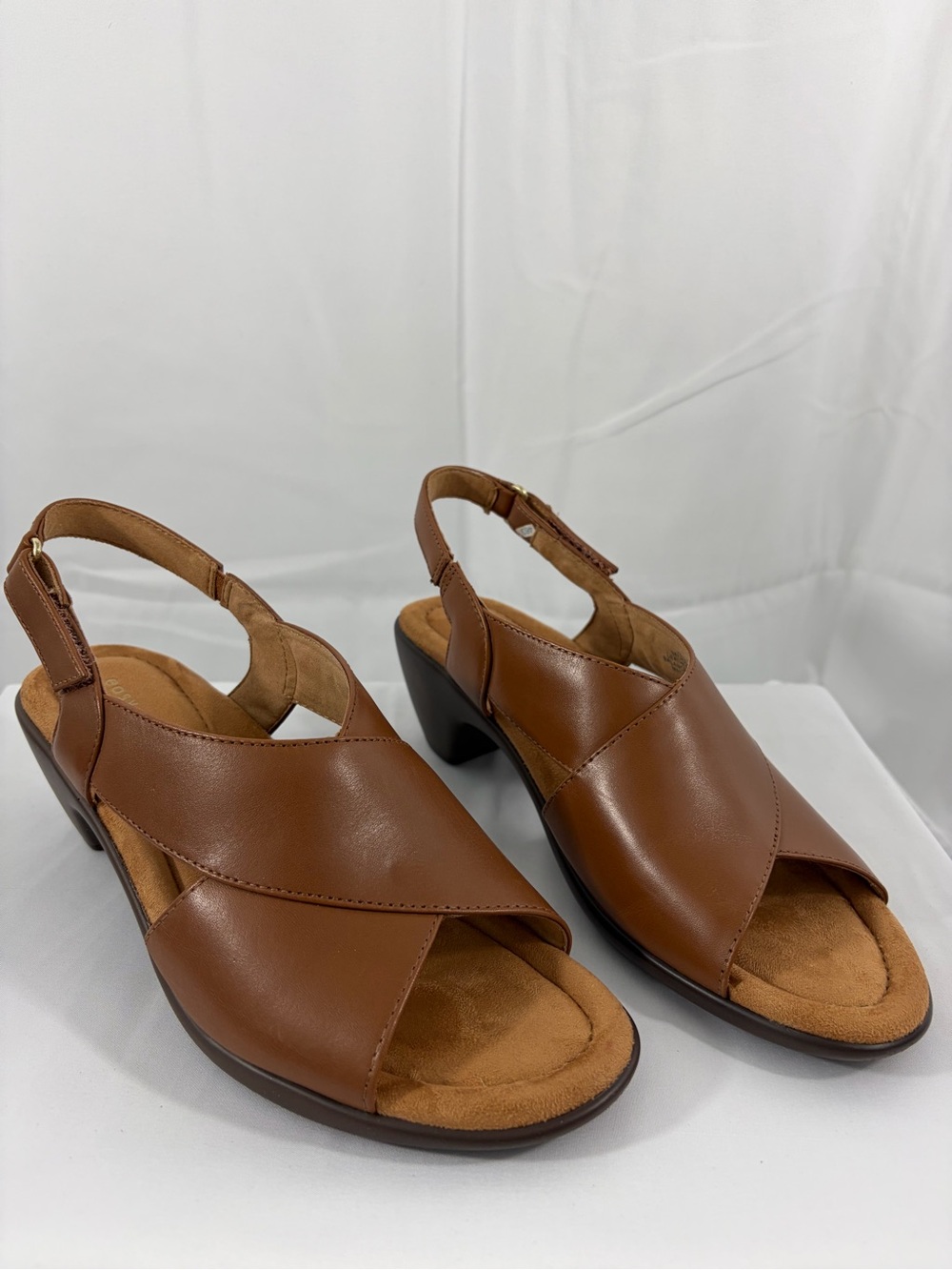 NWT Easy Spirit Women's Size 7.5 Brown Leather Slingback Sandals